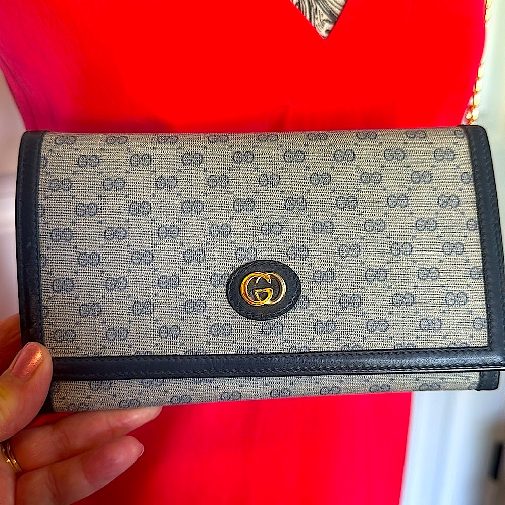 Gucci GG Supreme Kisslock Wallet - Picture 5 of 16